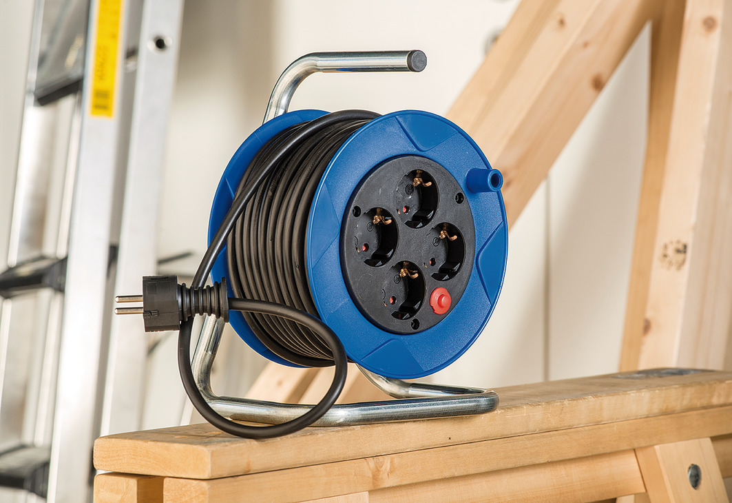 удлинитель на катушке 