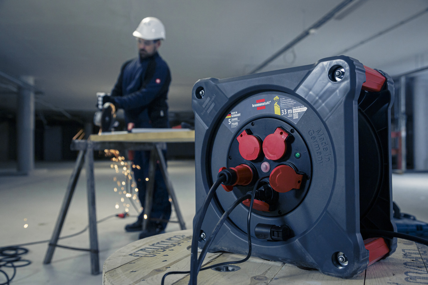 The brennenstuhl® 5-way socket insert