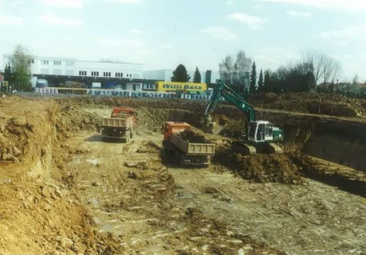 1998: Construction of Factory II in Tübingen